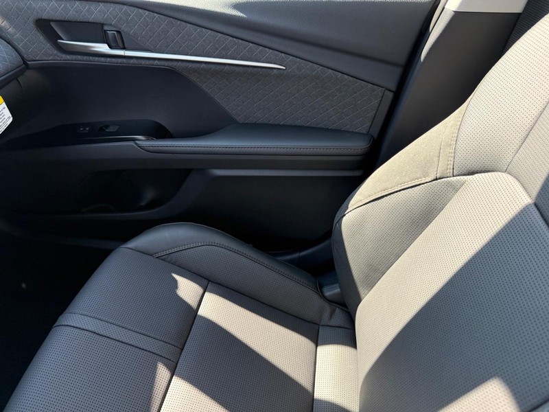 Toyota Camry Vehicle Image 15