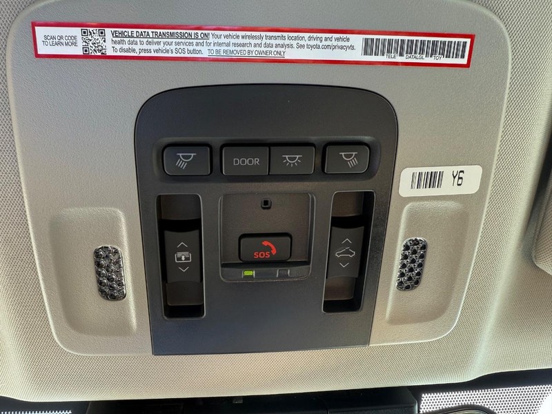 Toyota Camry Vehicle Image 16