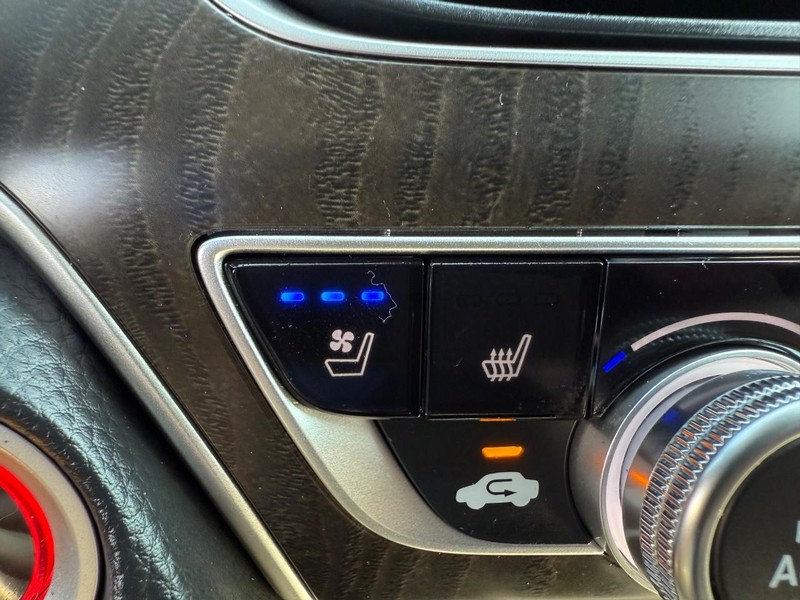 Honda Accord Hybrid Vehicle Image 17