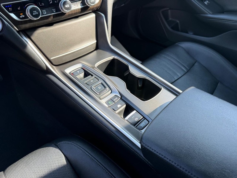 Honda Accord Hybrid Vehicle Image 21