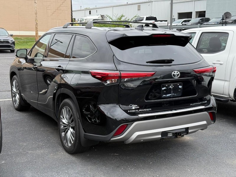 Toyota Highlander Vehicle Image 03