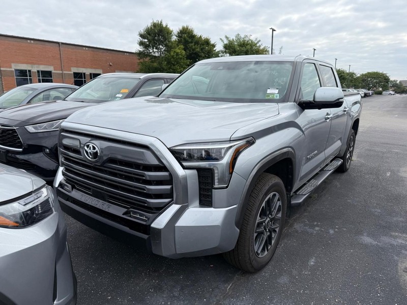 Toyota Tundra 4WD Vehicle Image 02