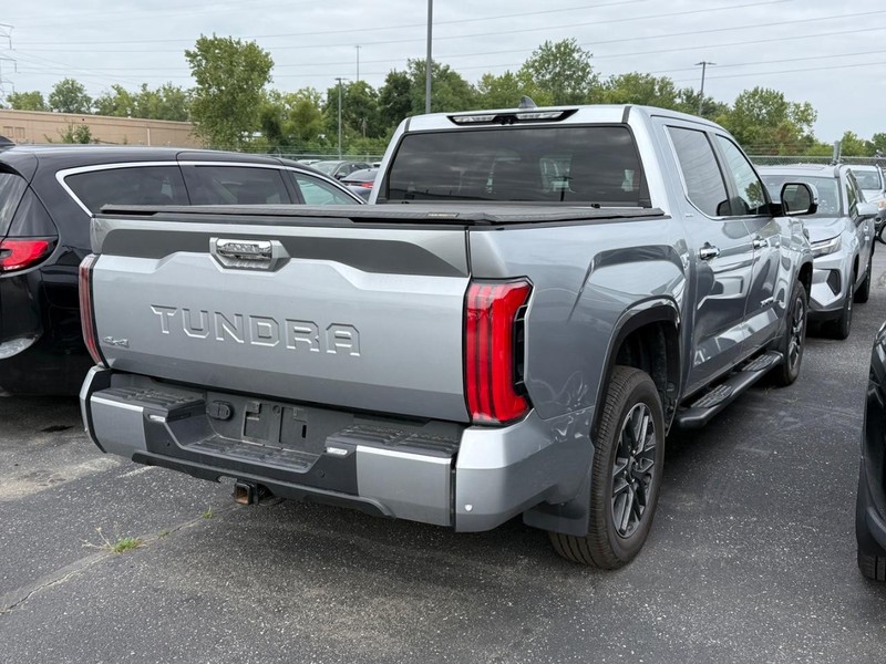 Toyota Tundra 4WD Vehicle Image 04
