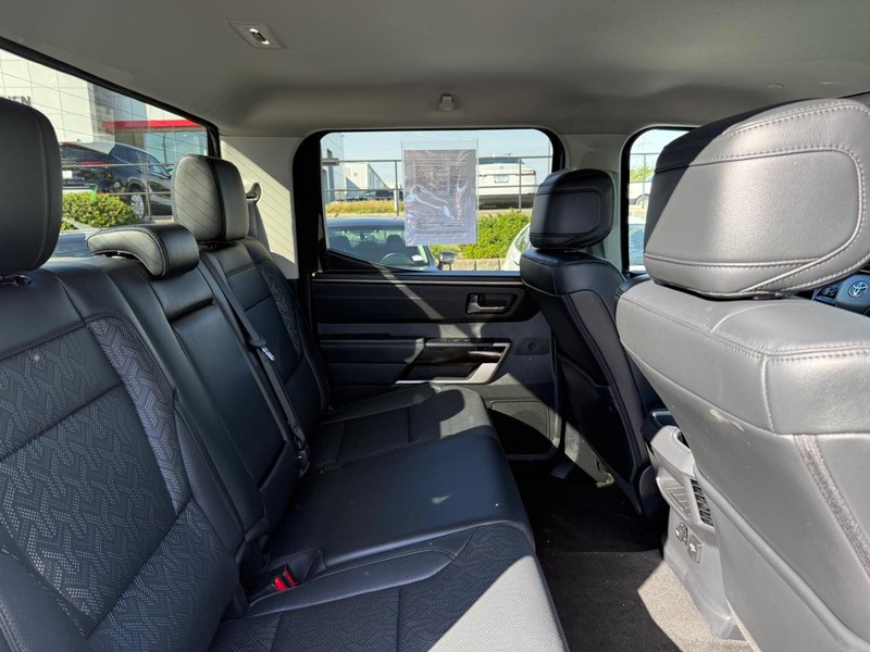 Toyota Tundra 4WD Vehicle Image 10