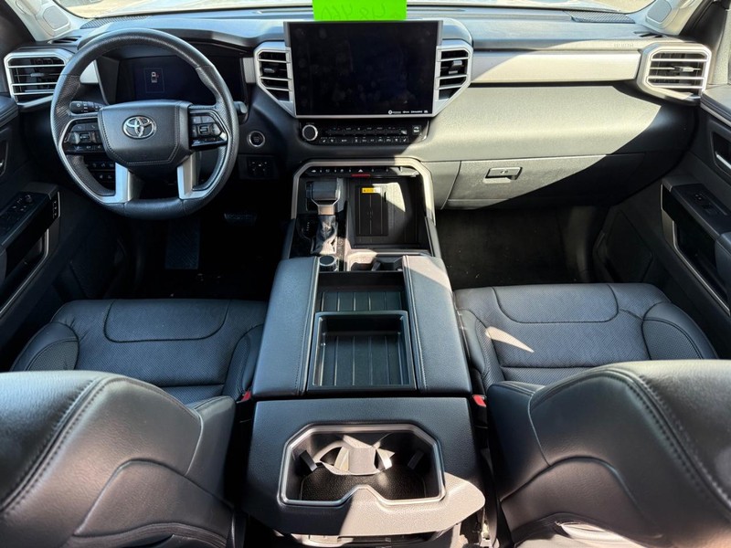 Toyota Tundra 4WD Vehicle Image 11