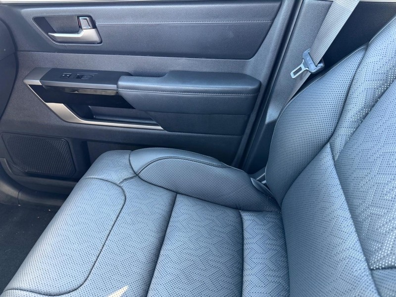 Toyota Tundra 4WD Vehicle Image 21