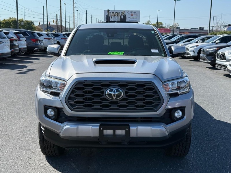 Toyota Tacoma 4WD Vehicle Image 09