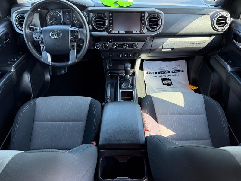 Toyota Tacoma 4WD Vehicle Image 11