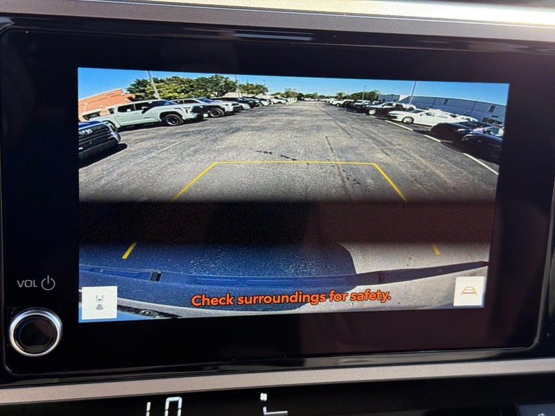 Toyota Tundra 4WD Vehicle Image 11