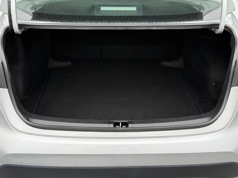 Toyota Corolla Vehicle Image 07