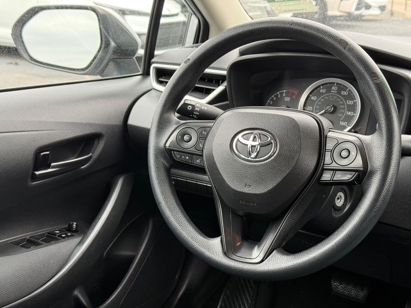 Toyota Corolla Vehicle Image 12