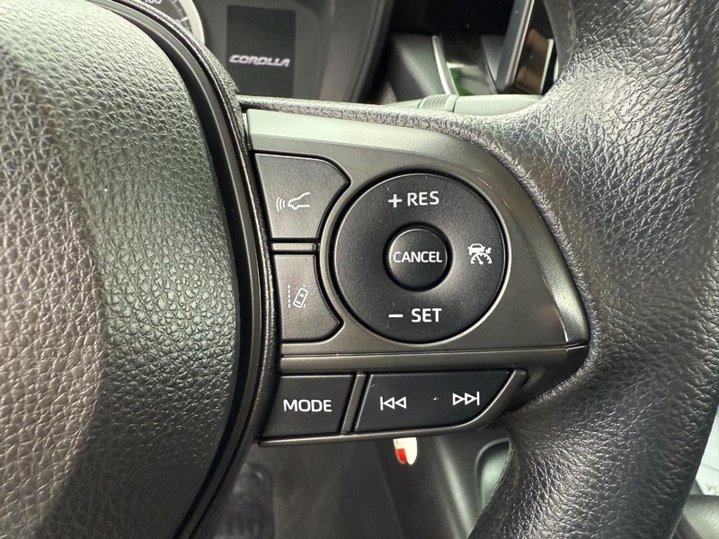 Toyota Corolla Vehicle Image 14