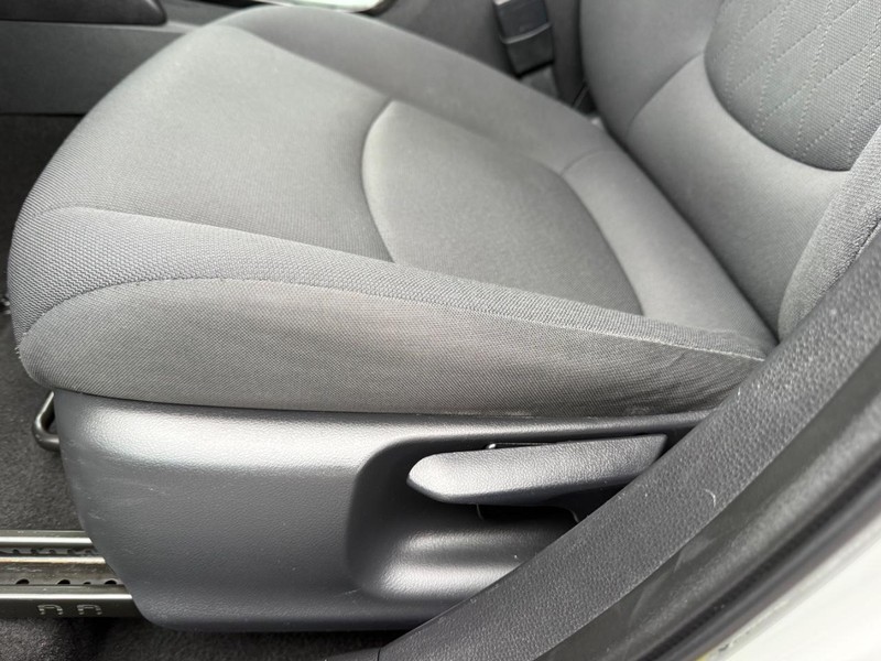 Toyota Corolla Vehicle Image 23