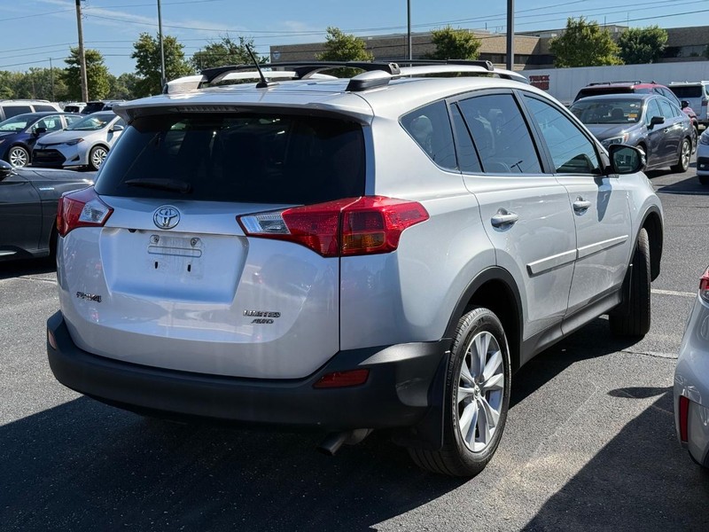 Toyota RAV4 Vehicle Image 04