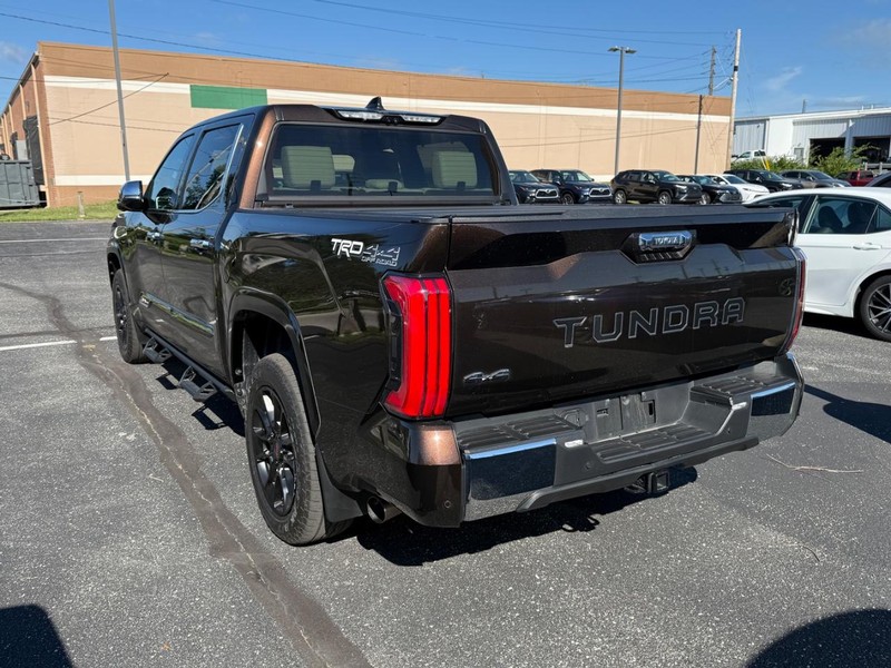 Toyota Tundra 4WD Vehicle Image 03