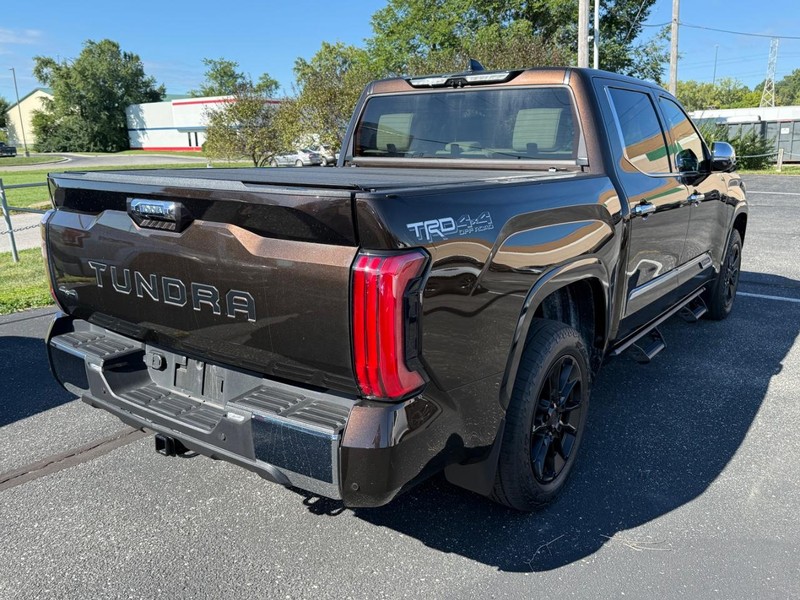 Toyota Tundra 4WD Vehicle Image 04