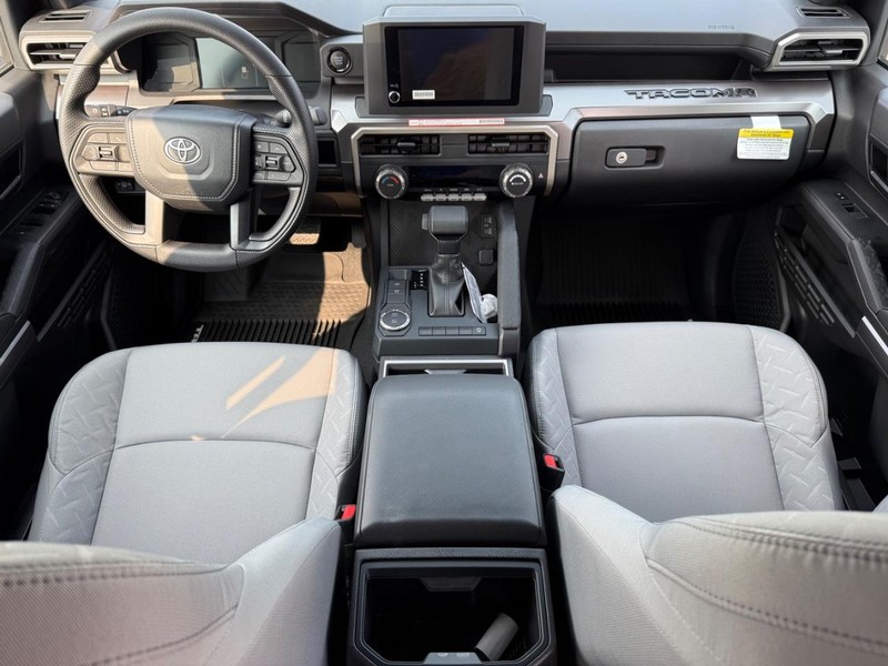 Toyota Tacoma 2WD Vehicle Image 05