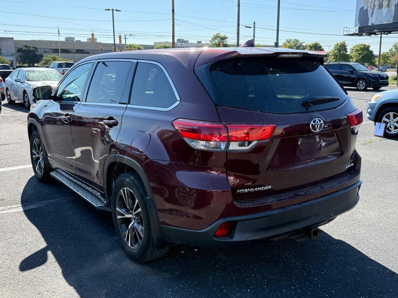 Toyota Highlander Vehicle Image 03
