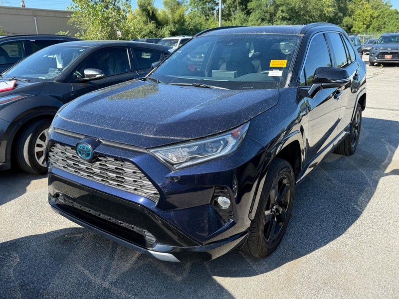 Toyota RAV4 Hybrid Vehicle Image 02