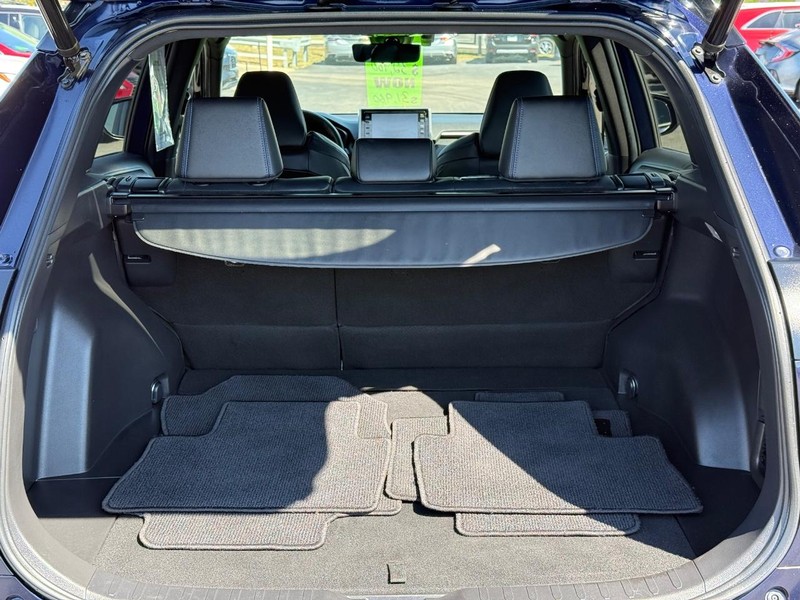 Toyota RAV4 Hybrid Vehicle Image 07