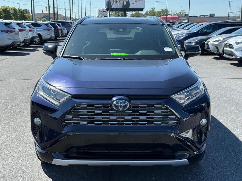 Toyota RAV4 Hybrid Vehicle Image 10