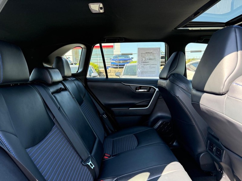 Toyota RAV4 Hybrid Vehicle Image 11