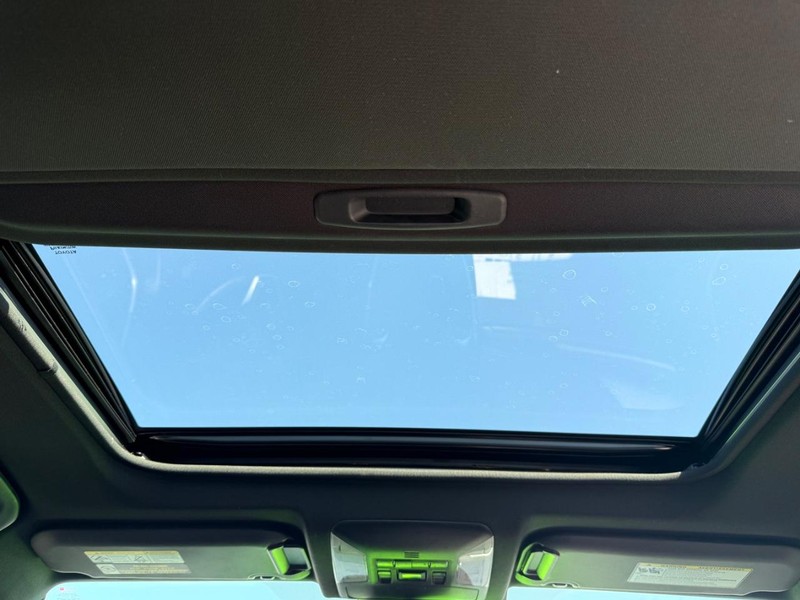 Toyota RAV4 Hybrid Vehicle Image 12