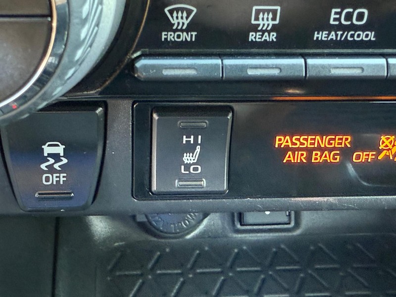 Toyota RAV4 Hybrid Vehicle Image 18