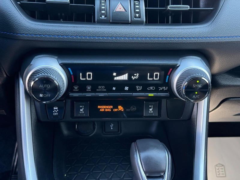 Toyota RAV4 Hybrid Vehicle Image 21