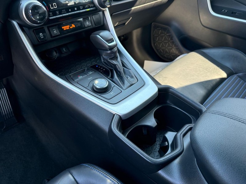 Toyota RAV4 Hybrid Vehicle Image 22