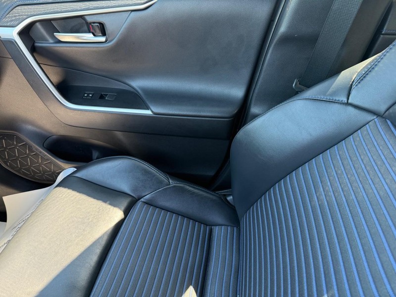 Toyota RAV4 Hybrid Vehicle Image 23