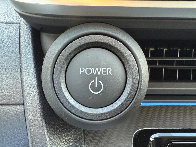 Toyota Prius Vehicle Image 09