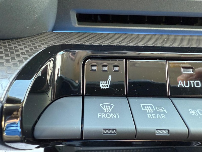 Toyota Prius Vehicle Image 10