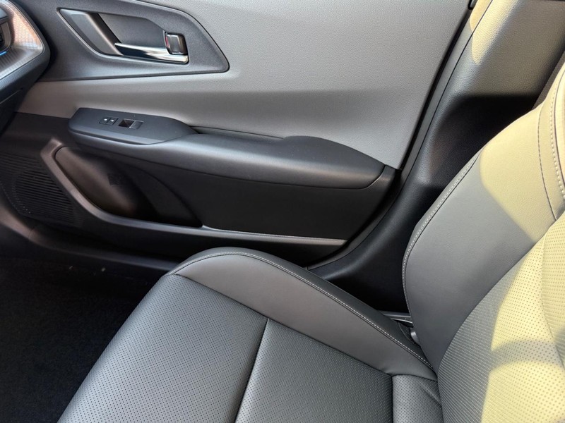 Toyota Prius Vehicle Image 15