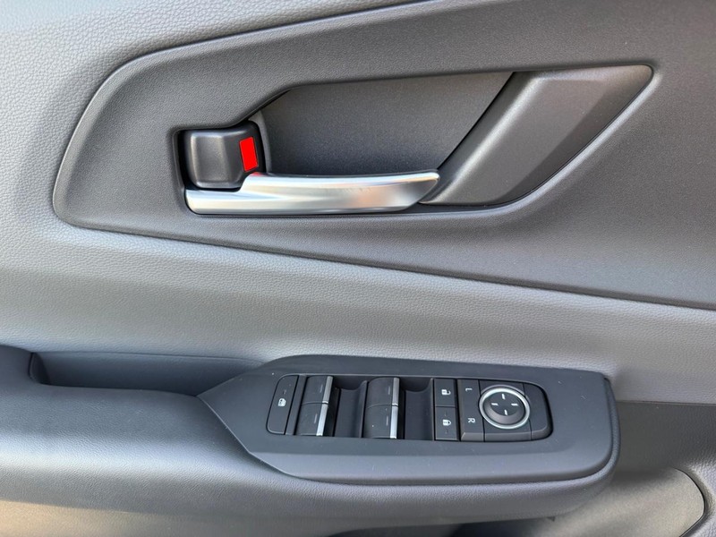 Toyota Prius Vehicle Image 18