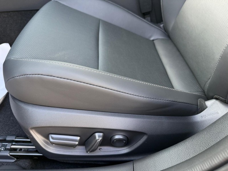 Toyota Prius Vehicle Image 19