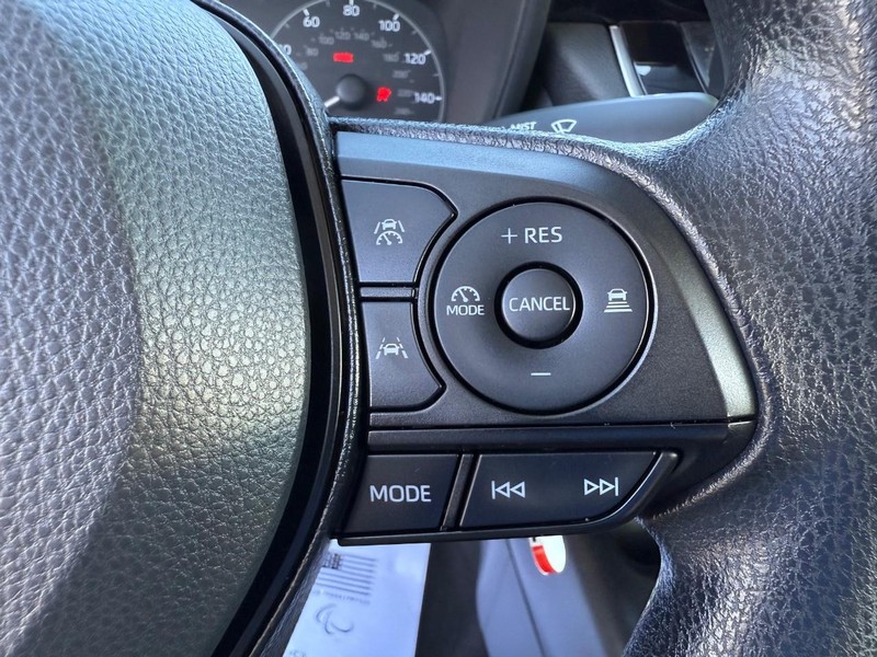Toyota Corolla Hybrid Vehicle Image 14