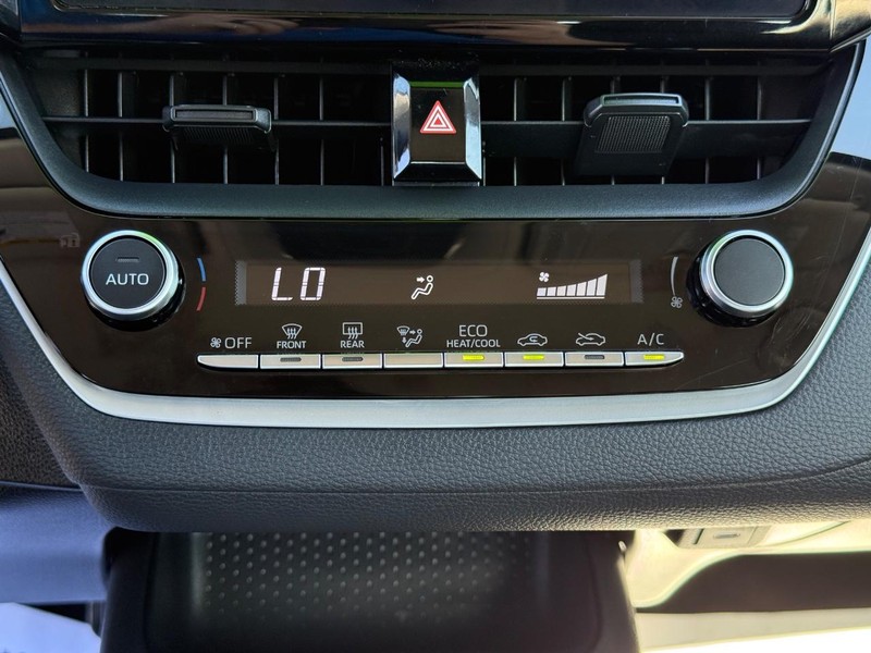 Toyota Corolla Hybrid Vehicle Image 17