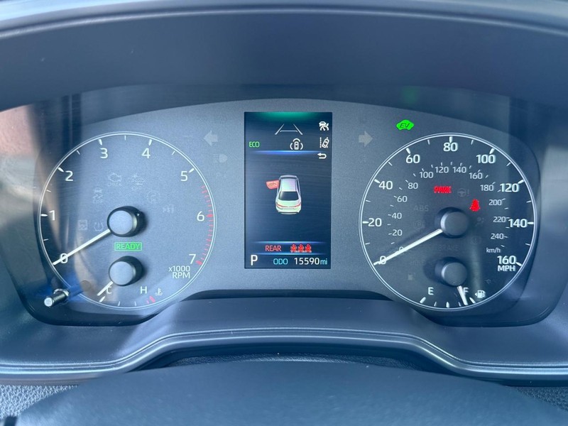 Toyota Corolla Hybrid Vehicle Image 20