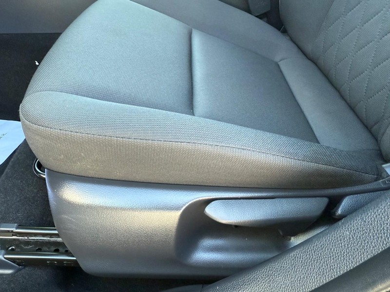 Toyota Corolla Hybrid Vehicle Image 23