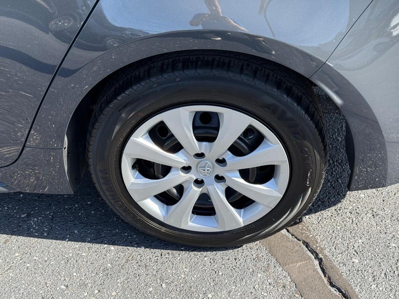 Toyota Corolla Vehicle Image 06