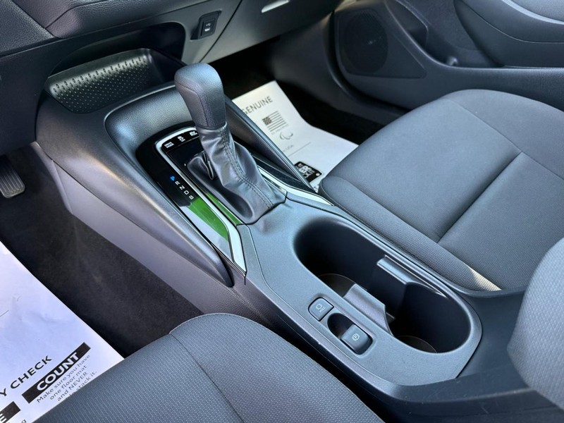 Toyota Corolla Vehicle Image 18