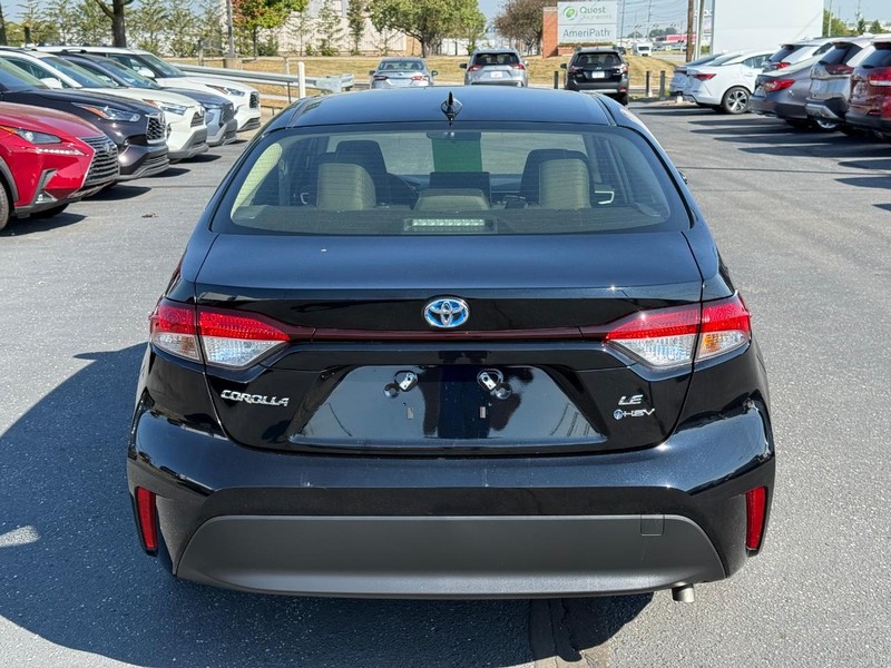 Toyota Corolla Hybrid Vehicle Image 04