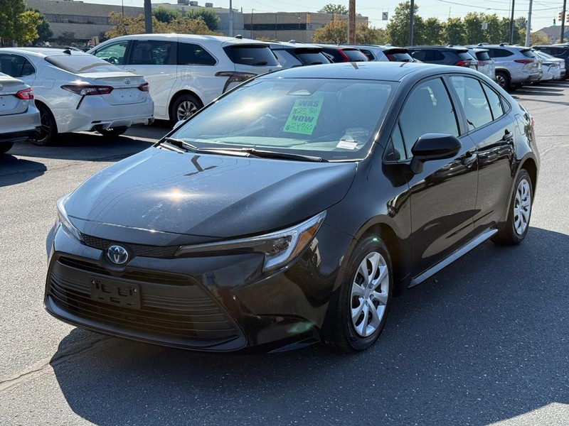 Toyota Corolla Hybrid Vehicle Image 08