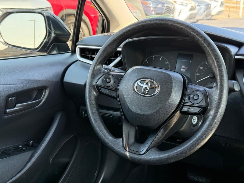 Toyota Corolla Hybrid Vehicle Image 12