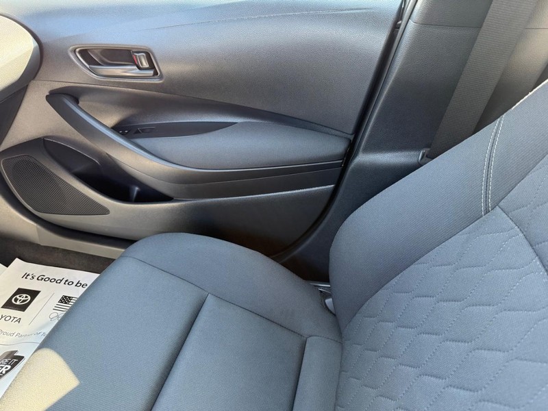 Toyota Corolla Hybrid Vehicle Image 18