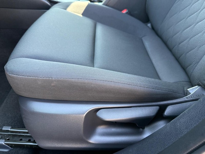 Toyota Corolla Hybrid Vehicle Image 22