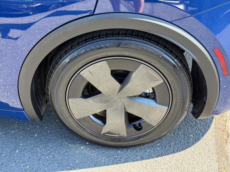 Toyota Prius Vehicle Image 06