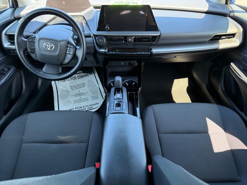 Toyota Prius Vehicle Image 11