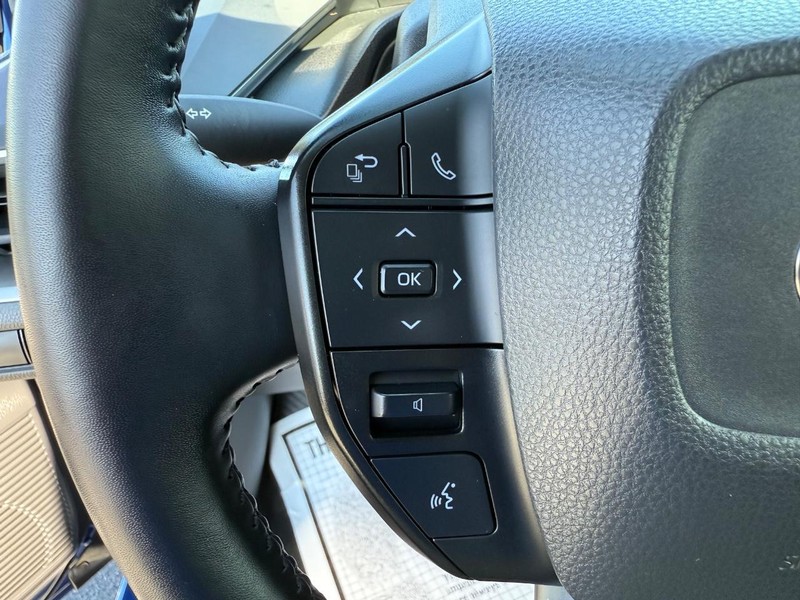 Toyota Prius Vehicle Image 13